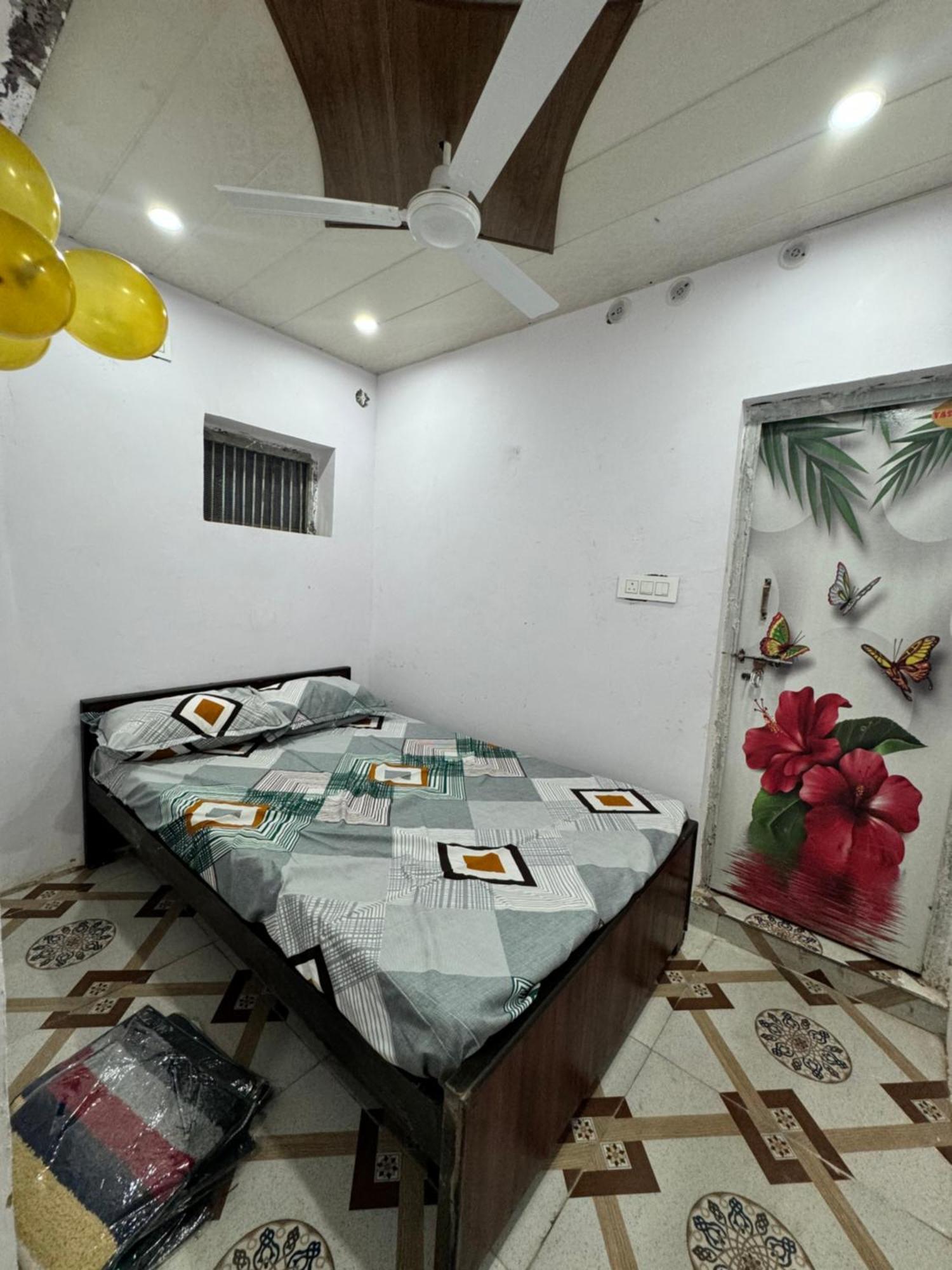 Pakhi Residency Hotel วรินดาวัน ภายนอก รูปภาพ