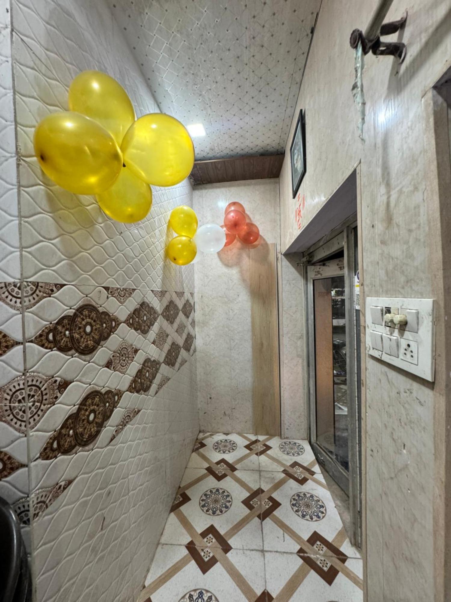 Pakhi Residency Hotel วรินดาวัน ภายนอก รูปภาพ