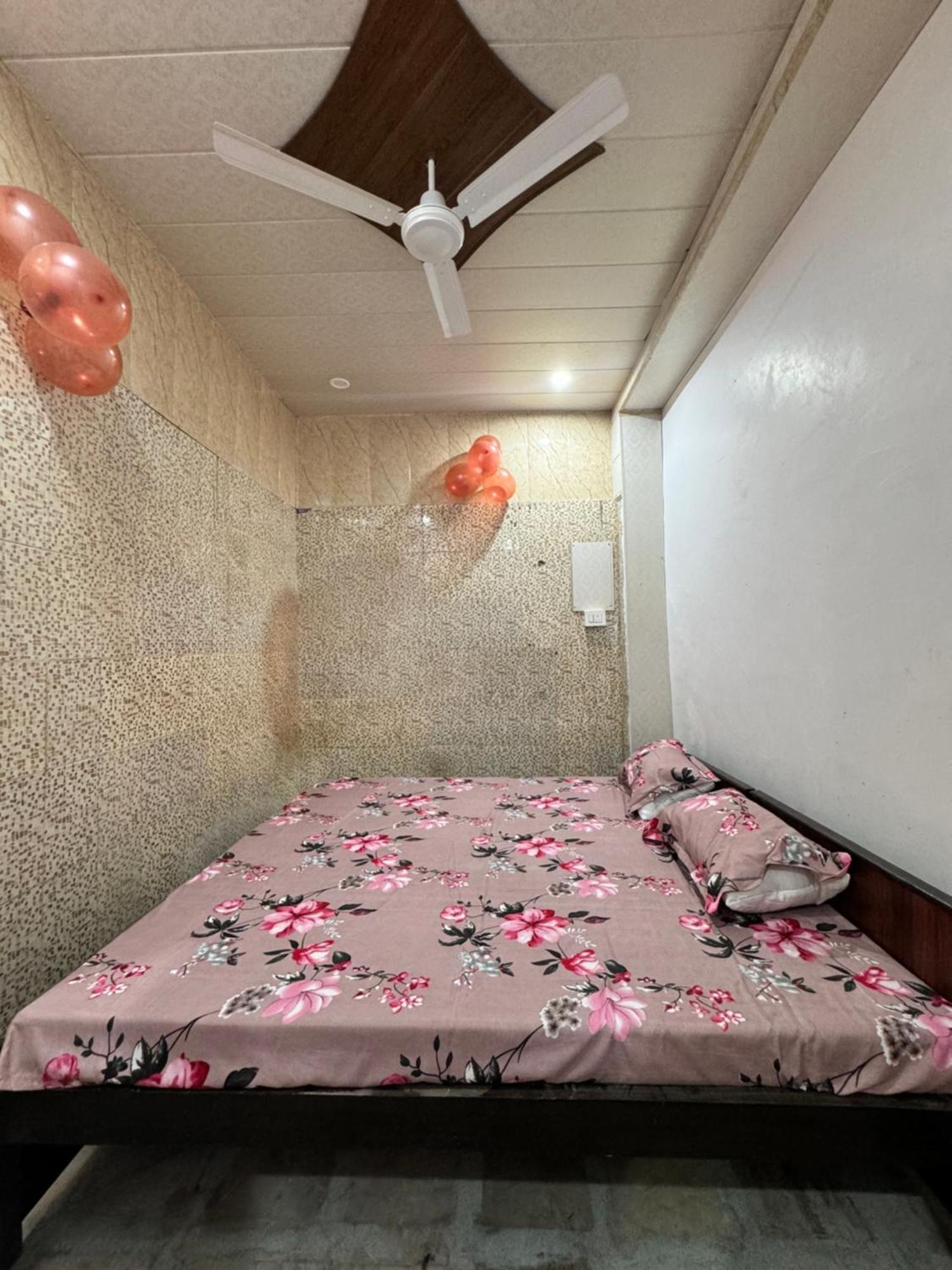 Pakhi Residency Hotel วรินดาวัน ภายนอก รูปภาพ