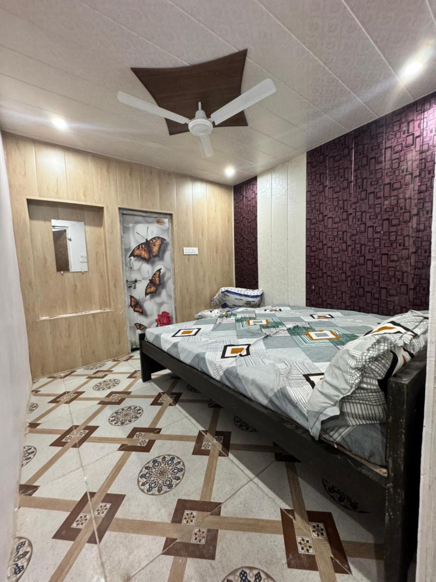 Pakhi Residency Hotel วรินดาวัน ภายนอก รูปภาพ