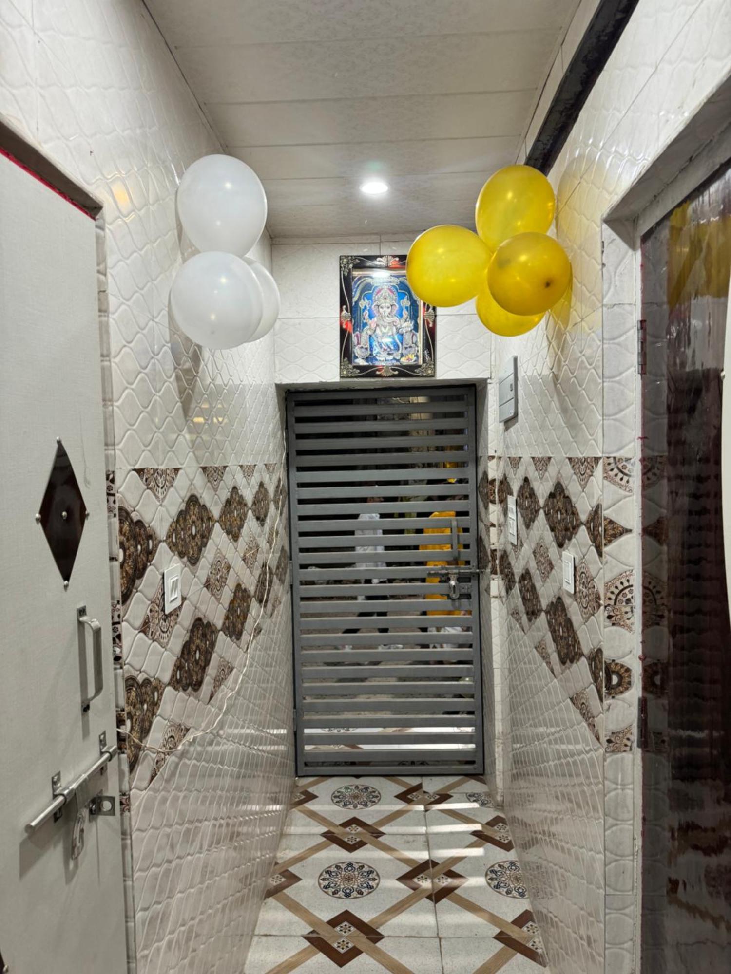 Pakhi Residency Hotel วรินดาวัน ภายนอก รูปภาพ