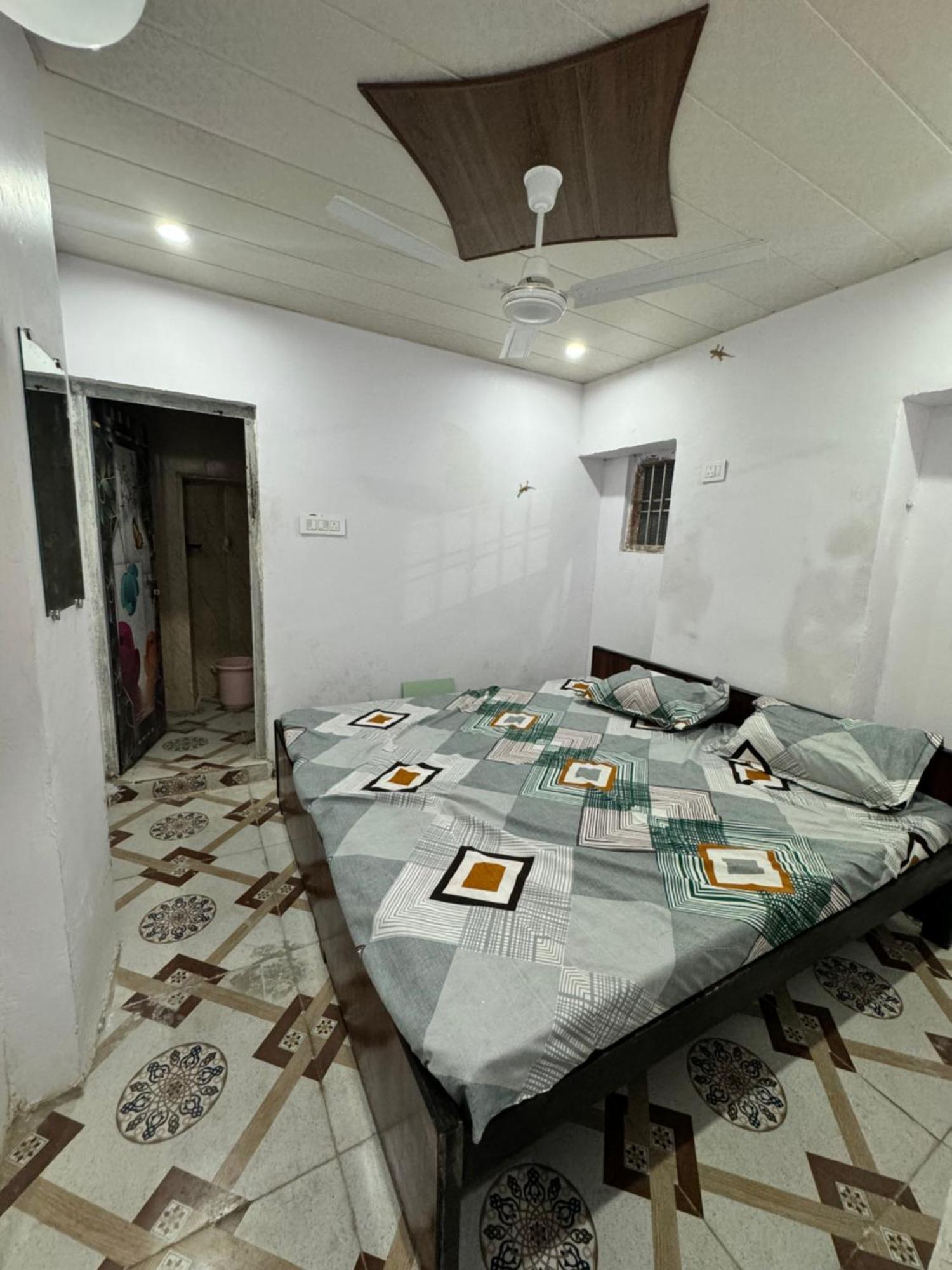 Pakhi Residency Hotel วรินดาวัน ภายนอก รูปภาพ