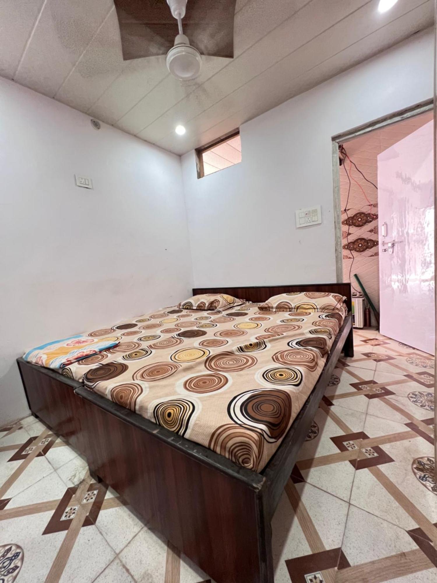 Pakhi Residency Hotel วรินดาวัน ภายนอก รูปภาพ