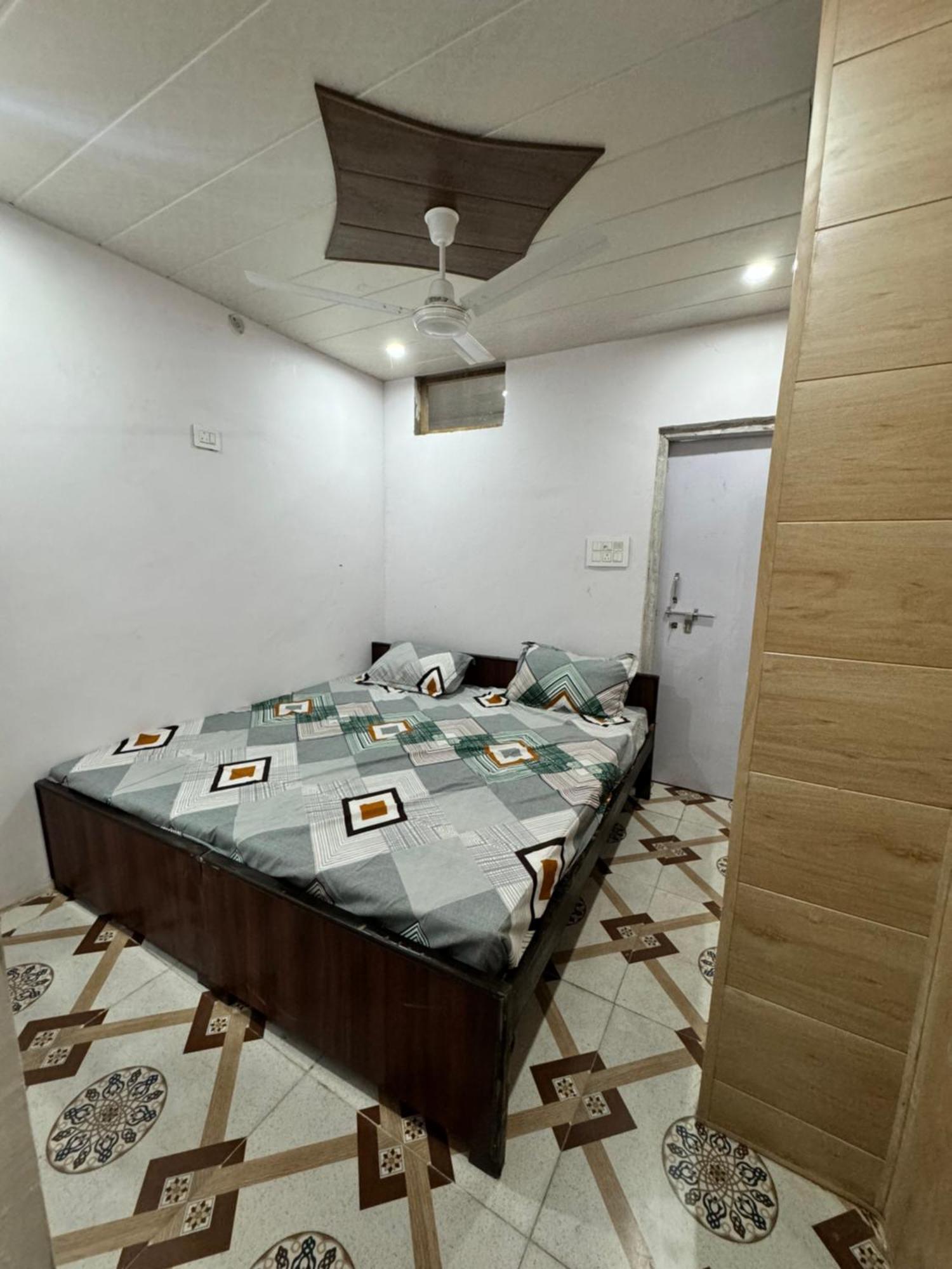 Pakhi Residency Hotel วรินดาวัน ภายนอก รูปภาพ