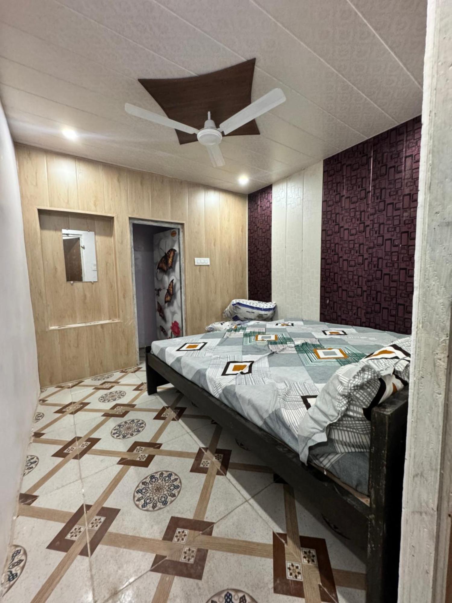 Pakhi Residency Hotel วรินดาวัน ภายนอก รูปภาพ
